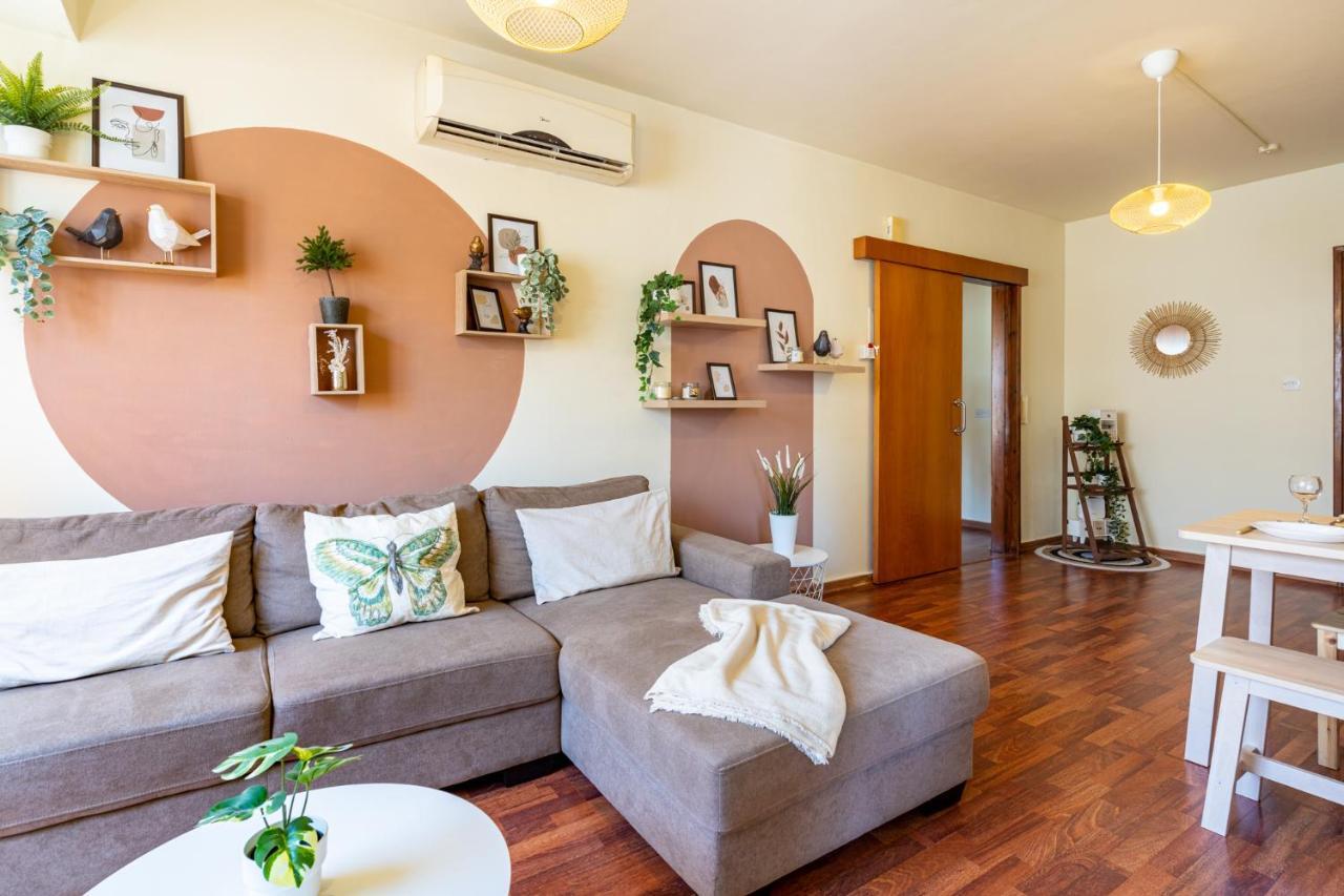 Celine'S 2 Bedrooms Apartment In Larnaca Center Экстерьер фото